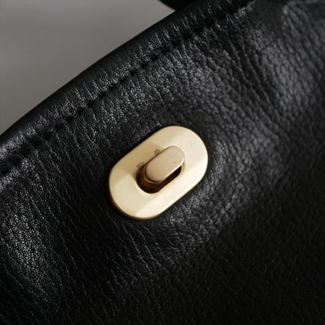 人気完売カラー Hender Scheme twist hand bag small 2610-0461