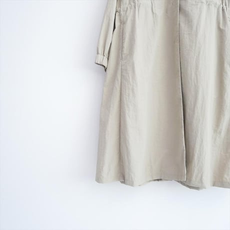 継続販売品 BEARDSLEY バルーン袖フレアーコート BEZ1051208A0001 2610-0308