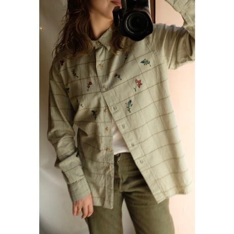 green embroidery shirt