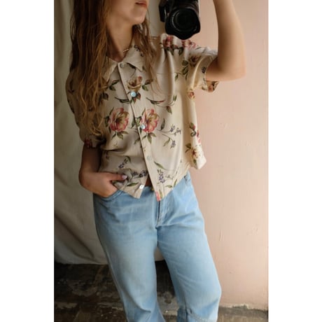 beige flower shirt