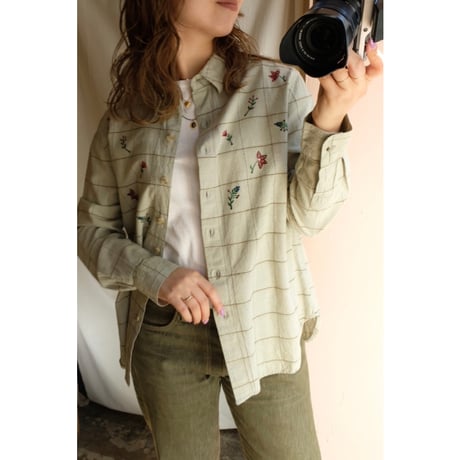 green embroidery shirt