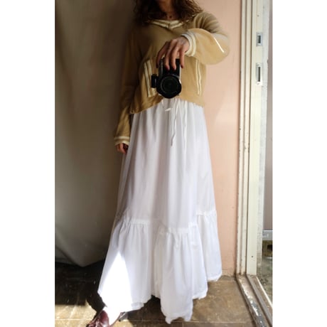 white volume skirt
