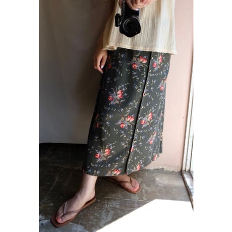 green flower skirt