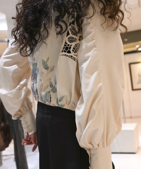 WILDFRÄULEIN "Provance flower of broach blouse"