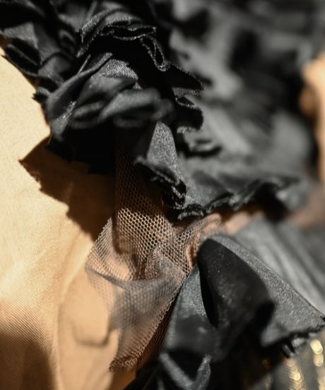 WILDFRÄULEIN "Flower of brooch" Black.