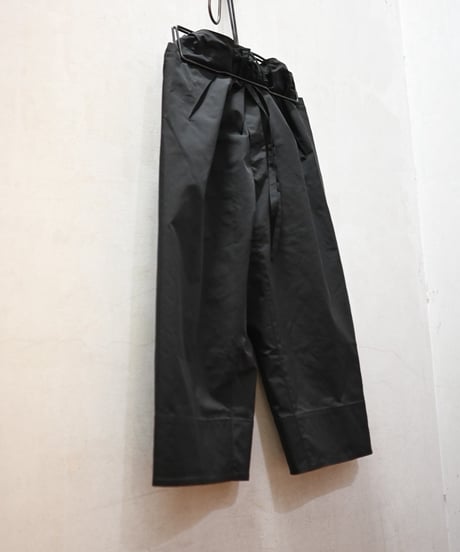 JFR "Modern tech cropped bottom"