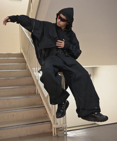 NL "Turning tech poncho"