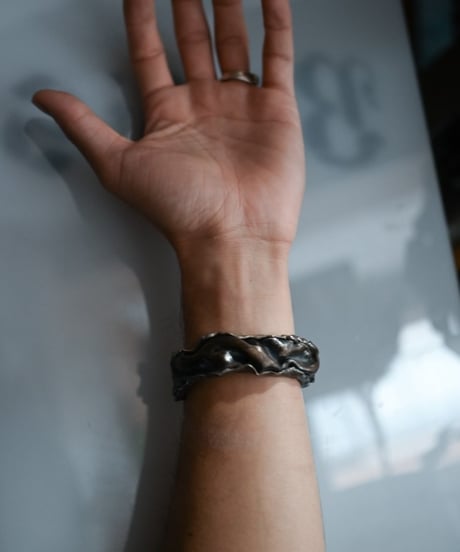 Ferric "Iron × silver gravity bangle" Big & Medium.