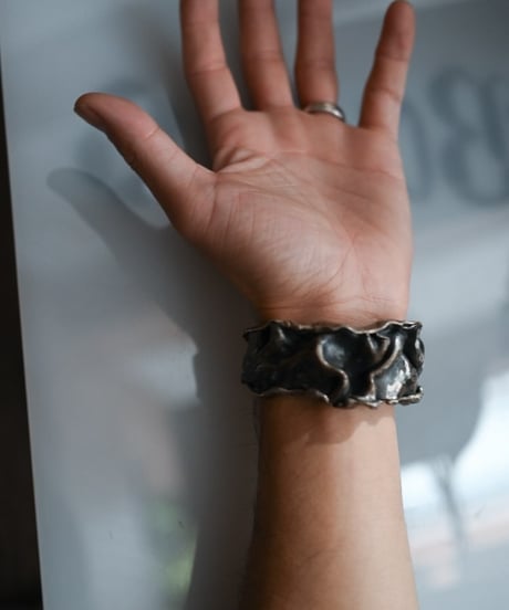 Ferric "Iron × silver gravity bangle" Big & Medium.