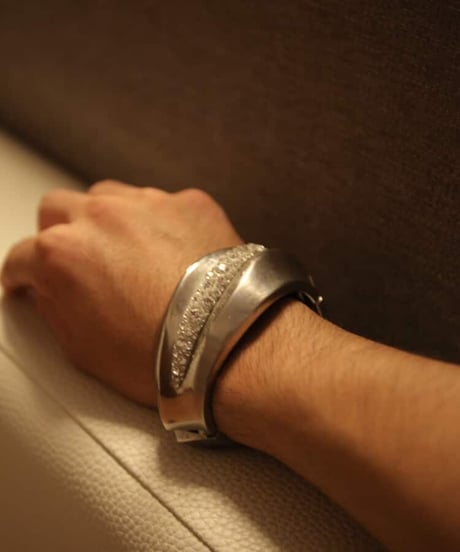 Subtle "Luxury bangle" Silver & Gold.