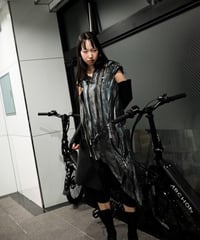 JFR "Fourteen zipper top"
