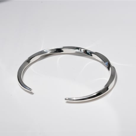 STREAM BANGLE