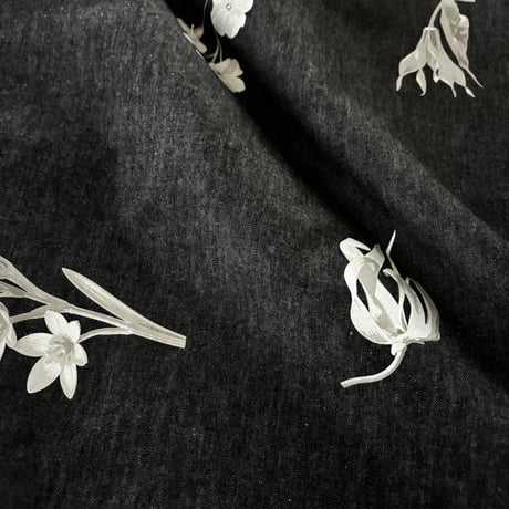 【SHADOW FLOWER DENIM SKIRT】