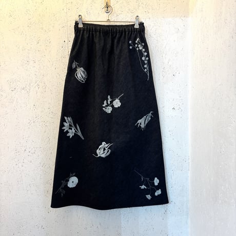 【SHADOW FLOWER DENIM SKIRT】