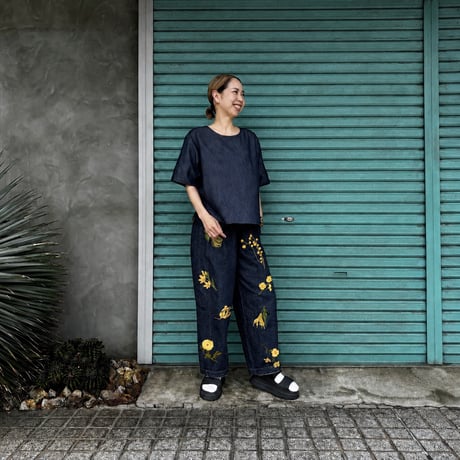 【YELLOW FLOWER DENIM / CURVED PANTS】