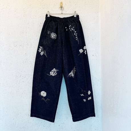 【SHADOW FLOWER DENIM / CURVED PANTS】