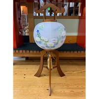 【木製の高級行灯】　盆提灯　木製大内行灯　11号　ケヤキ色　彩山水に芙蓉　絹二重　高さ84cm【送料無料】【web特別価格】