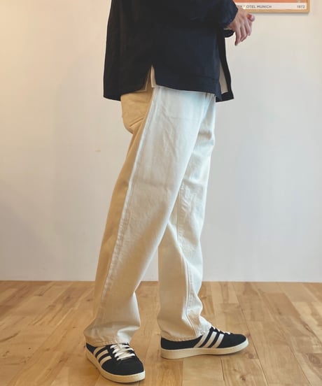 HATSKI ハツキ（ユニセックス） /   WIDE TAPERED DENIM ワイドテーパード 【生成り】