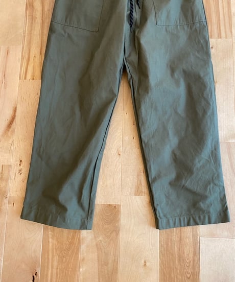MANUAL ALPHABET マニュアルアルファベット（ユニセックス）/ BACK SATIN EASY BAKER PANTS バックサテンイージーベイカー【オリーブ】