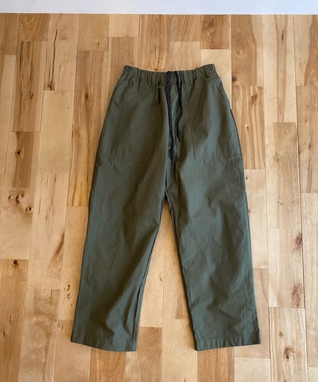 MANUAL ALPHABET マニュアルアルファベット（ユニセックス）/ BACK SATIN EASY BAKER PANTS バックサテンイージーベイカー【オリーブ】