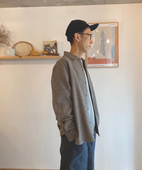 MANUAL ALPHABET マニュアルアルファベット（ユニセックス）/ COTTON TWEED PATCH SHIRTS 【ベージュ】