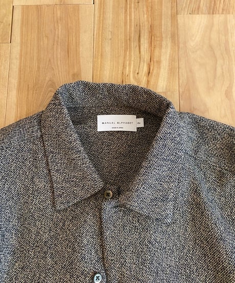 MANUAL ALPHABET マニュアルアルファベット（ユニセックス）/ COTTON TWEED PATCH SHIRTS 【ベージュ】