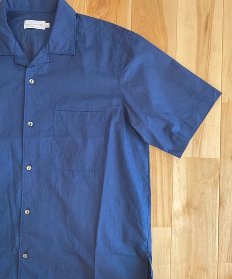 MANUAL ALPHABET マニュアルアルファベット（ユニセックス）/ INDIGO CHAMBRAY OPEN COLLAR SHIRTS【ネイビー】