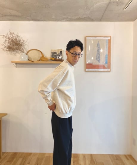 MANUAL ALPHABET マニュアルアルファベット（ユニセックス）/AZUMA BRUSHED SWEAT CREWNECK 【オートミール】