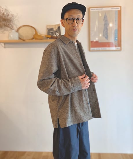 MANUAL ALPHABET マニュアルアルファベット（ユニセックス）/ COTTON TWEED PATCH SHIRTS 【ベージュ】