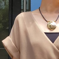 ビッグサークル黒紐ネックレス