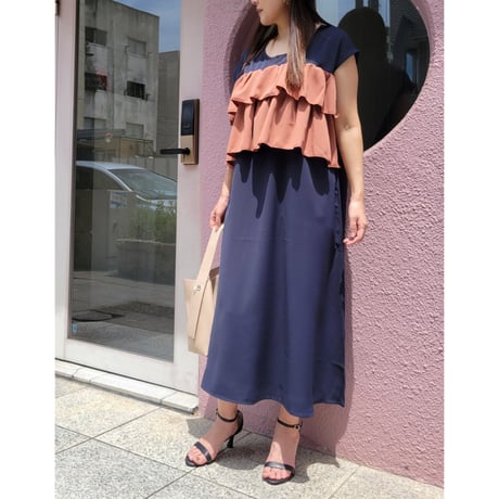 フリルワンピース　ネイビー×ピンク　黒×ベージュ
