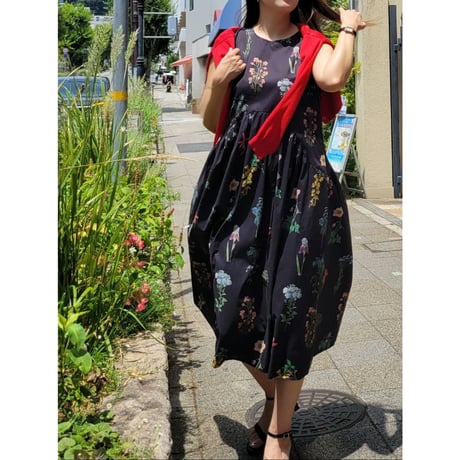 花柄ノースリーブワンピース