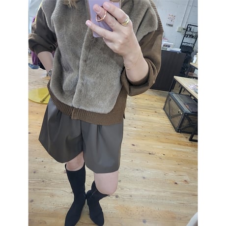 【エコレザーも登場！】ハイウエストタックショートパンツ　黒ブラック　ブラウン