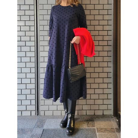 フロッキードットワンピース　ネイビー×黒ブラック