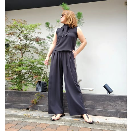 ウエストゴムタックパンツ　黒ブラック