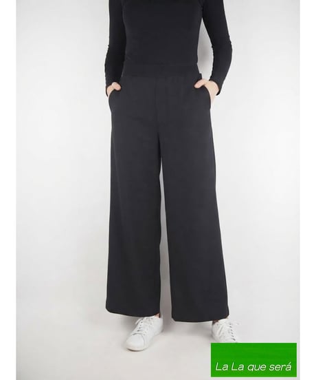 「高密度ドライジョーゼット」ストレートラインパンツ