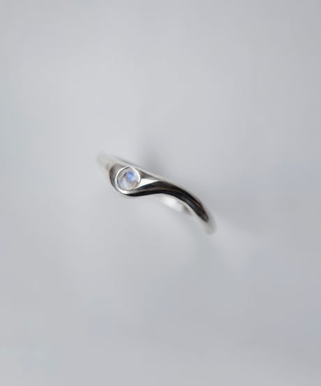 Dew ring  (Moon stone)
