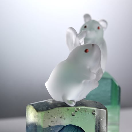 ガラス駒「ウサギ」/輪島明子