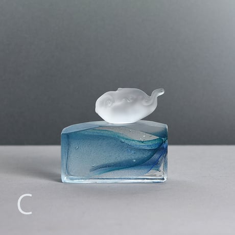 ガラス駒「クジラ雲」/輪島明子