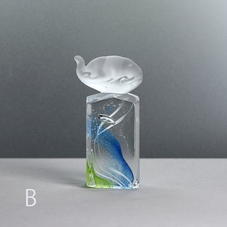 ガラス駒「クジラ雲」/輪島明子