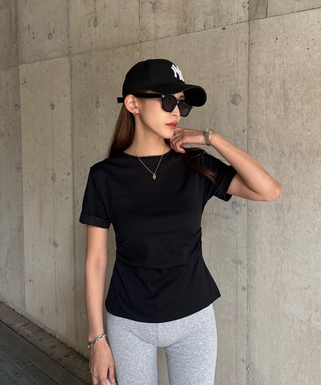 Back Slit Tシャツ