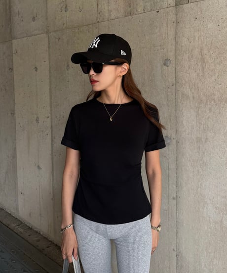 Back Slit Tシャツ