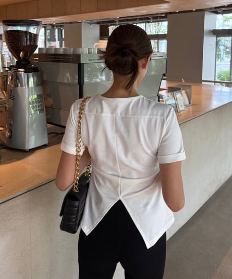 Back Slit Tシャツ