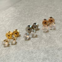 リフトアップピアス《クラウン1粒》