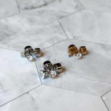 リフトアップピアス《クラウン1粒》