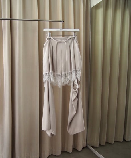 67℃ pants / white