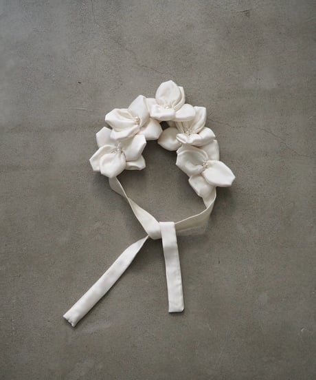 52℃ false collar / white