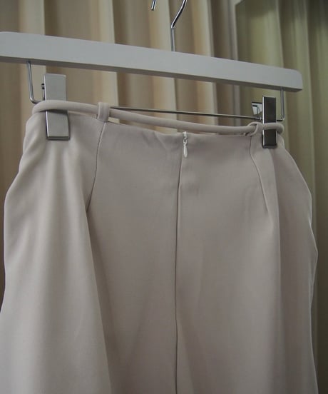 67℃ pants / white