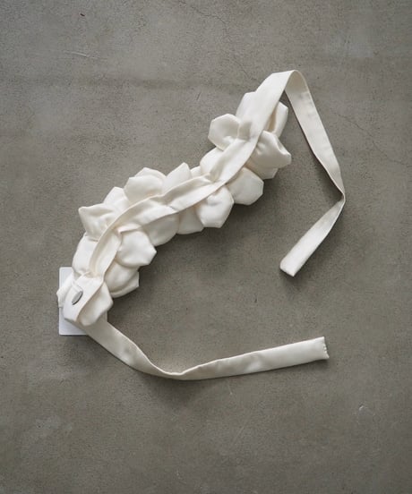 52℃ false collar / white