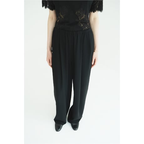 CLANE クラネ “DRAWSTRING LOOSE TUCK PANTS” ドローストリングルーズタックパンツ